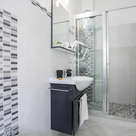 Mare E Monti 4* شينيسي