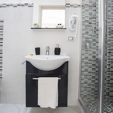 فندق مبيت وإفطار Mare E Monti